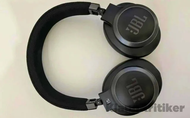 Bewertung zum Design des JBL Tune 700BT Kopfhörers.